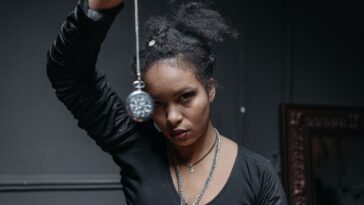 Le pendentif fée : un accessoire chargé de symbolisme et de magie