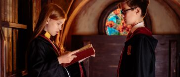 L'écharpe Gryffondor : histoire, caractéristiques et comment la porter