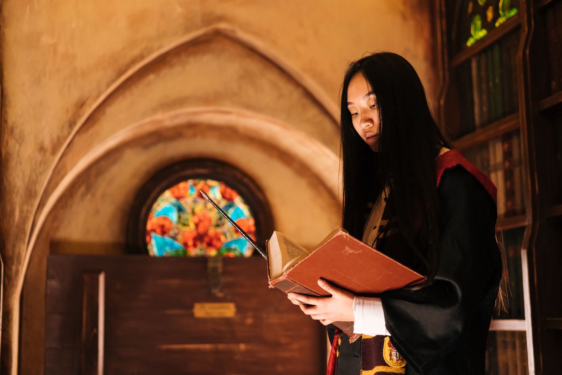découvrez l’histoire fascinante des robes de sorcier et explorez les différents styles qui ont traversé les époques. inspirations, matériaux et évolution : plongez dans l’univers magique de ce vêtement emblématique !